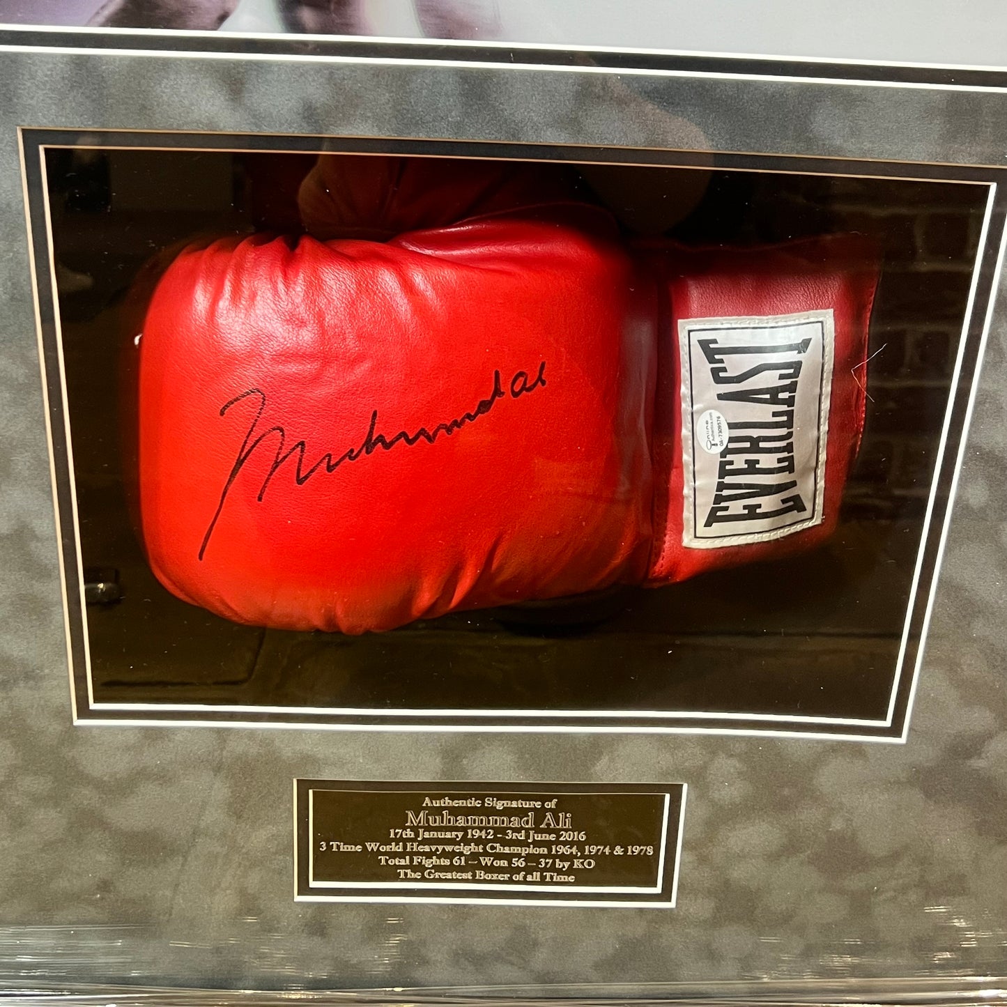 Muhammad Ali Signed Glove BIGGEST SIGNATURE with Holographic Picture