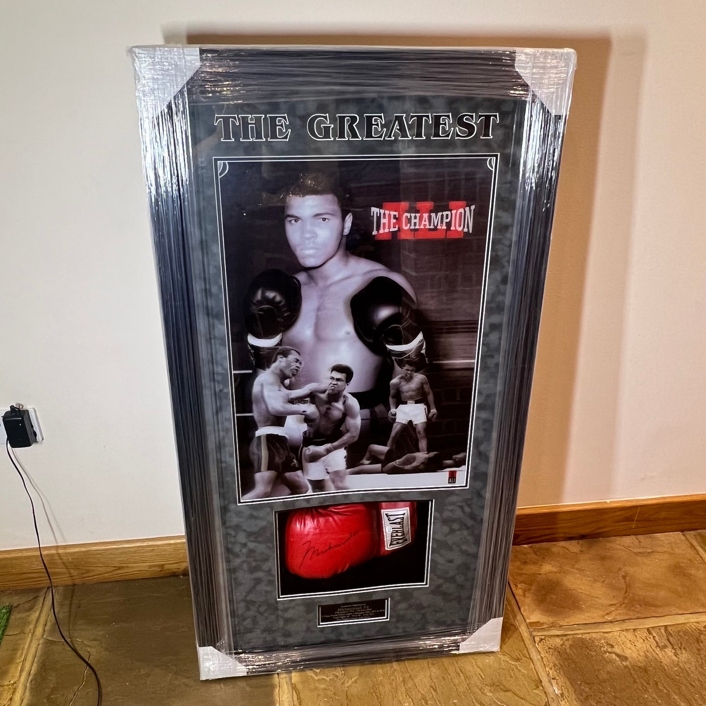 Muhammad Ali Signed Glove BIGGEST SIGNATURE with Holographic Picture