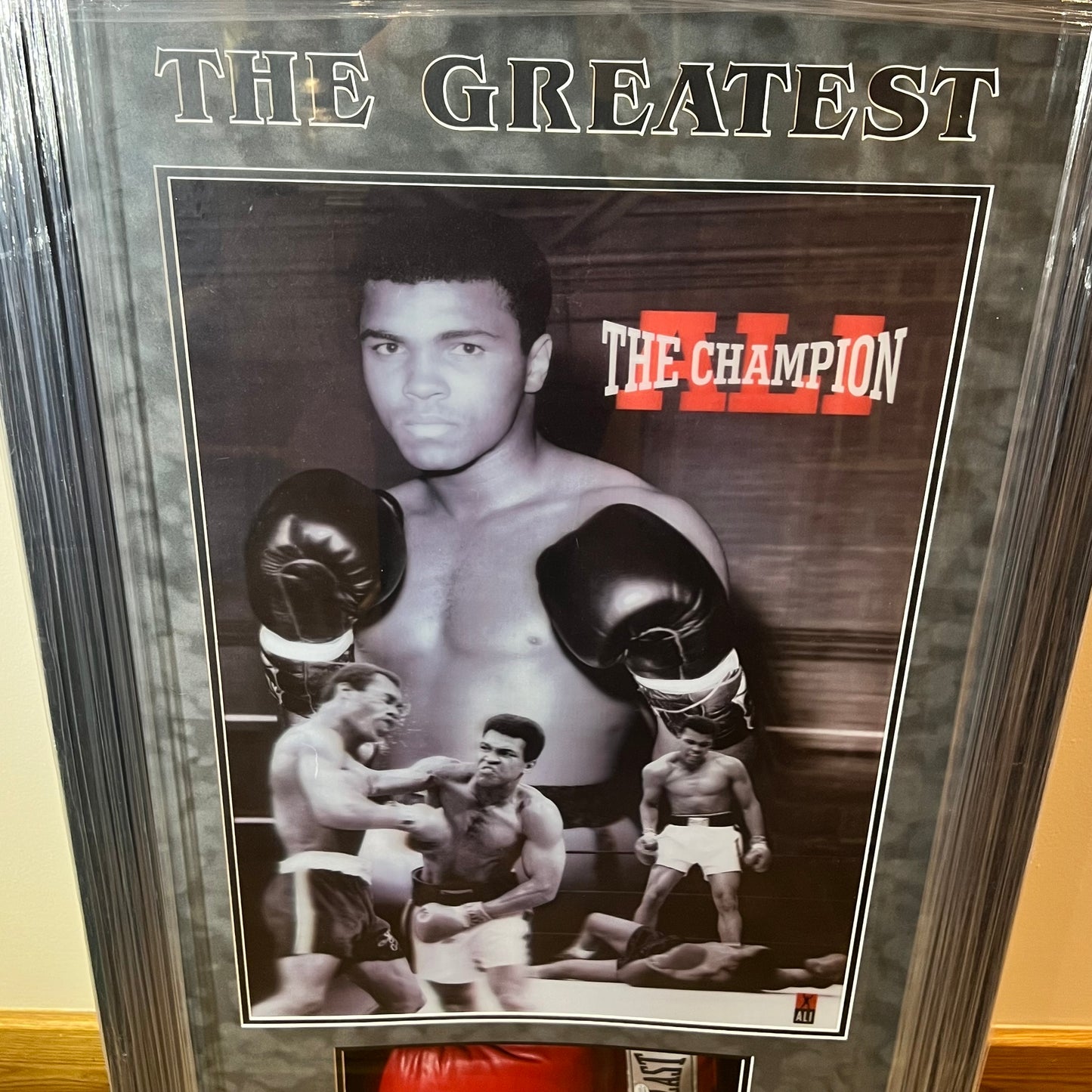 Muhammad Ali Signed Glove BIGGEST SIGNATURE with Holographic Picture